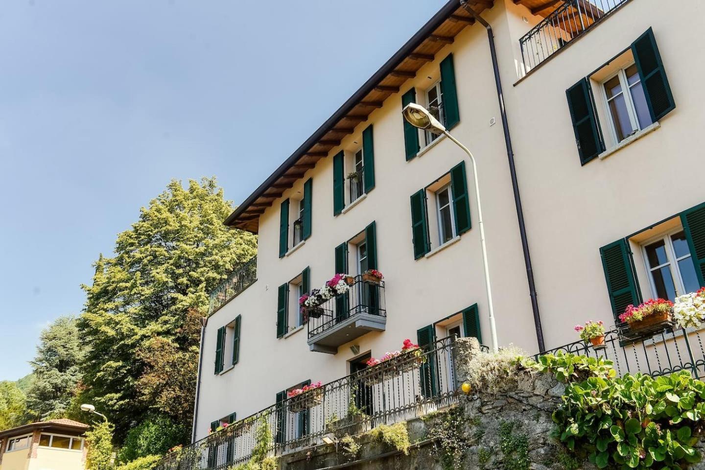 Como Lake & Mountain Exterior photo